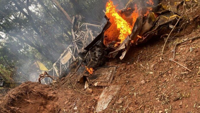 Corpo de Bombeiros inicia estudo para remoção de destroços de helicóptero acidentado em Ouro Preto