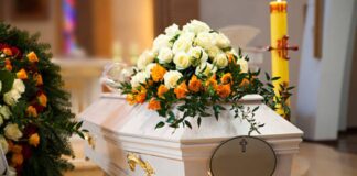 MG: homem furta caixão, em que estava corpo de um bebê, e o abandona no Centro de Timóteo MG: homem furta caixão, em que estava corpo de um bebê, e o abandona no Centro de Timóteo