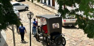 Mariana pode ter charrete elétrica para substituir o uso da tração animal Mariana quer implantar charretes elétricas como alternativa sustentável ao transporte com animais