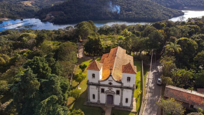 Moradores são ouvidos em livro sobre a Rota da Jaguara, projeto patrocinado pela Ferro Puro