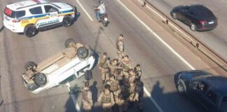 Perseguição policial termina em capotamento na BR-381, em Contagem Perseguição policial termina em capotamento na BR-381, em Contagem