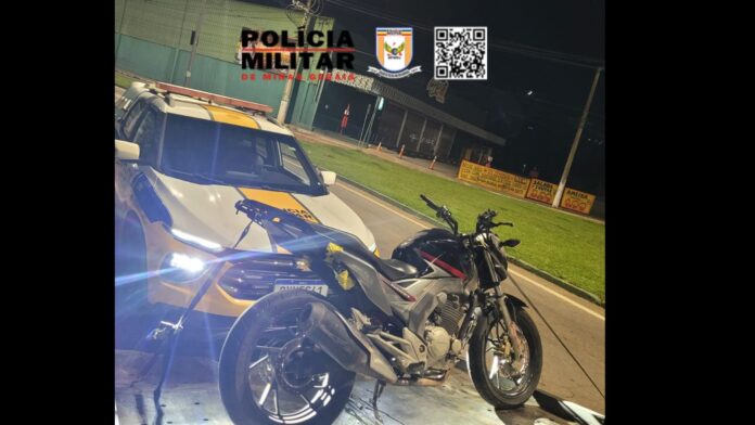 Polícia Militar Rodoviária recupera moto furtada em Raposos e prende jovem durante blitz em Nova Lima