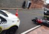 Itabirito: fazendo malabarismos em moto sem placa, jovem de 17 anos bate veículo ao fugir da GCM Itabirito: fazendo malabarismos em moto sem placa, jovem de 17 anos bate veículo ao fugir da GCM