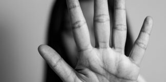 Itabirito: por não “acompanhar o marido”, esposa é agredida em, pelo menos, 2 momentos em pleno Natal Itabirito: por não "acompanhar o marido", esposa é agredida em, pelo menos, 2 momentos em pleno Natal