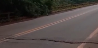 BR-356: rachadura surge no viaduto ao lado ao Acesso 1 de Itabirito; meia pista interditada BR-356: rachadura surge no viaduto ao lado ao Acesso 1 de Itabirito; meia pista interditada