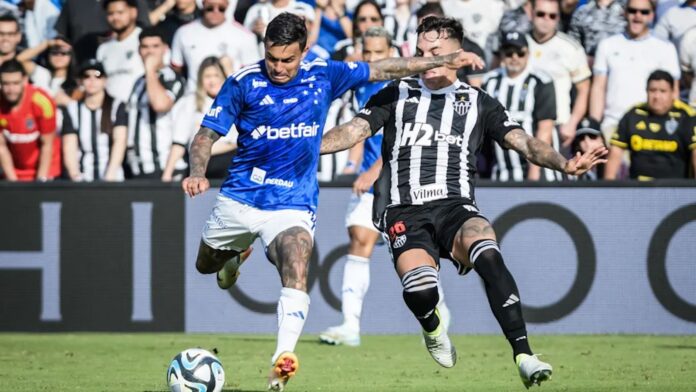 Em jogo mais brigado que jogado, Cruzeiro e Atlético empatam em 0x0