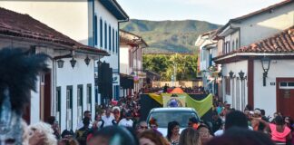 Mariana abre cadastramento de blocos e ambulantes para o Carnaval 2025 Mariana abre cadastramento de blocos e ambulantes para o Carnaval 2025