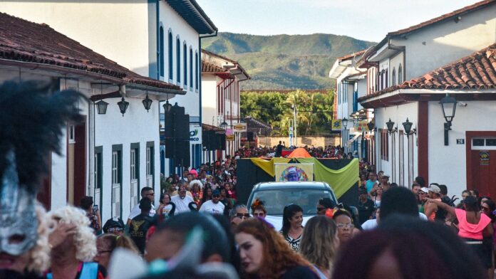 Mariana abre cadastramento de blocos e ambulantes para o Carnaval 2025