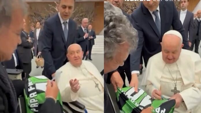 Momento bem-humorado: deputado Alencar se encontra rapidamente com o Papa Francisco; VÍDEO