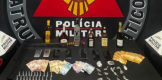 Espada, maconha e cocaína são apreendidos na casa de homem em Mariana Espada, maconha e cocaína são apreendidos na casa de homem em Mariana