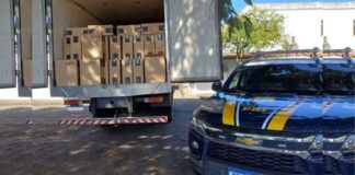 MG: PRF apreende carga irregular de cigarros avaliada em R$ 1 milhão na BR-040 PRF apreende carga irregular de cigarros avaliada em R$ 1 milhão na BR-040