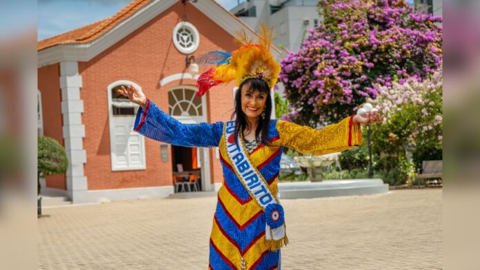 Carnaval, Itabirito: Zizi Pimenta é garota-propaganda em concurso de fantasias; prêmio de até R$ 1.750