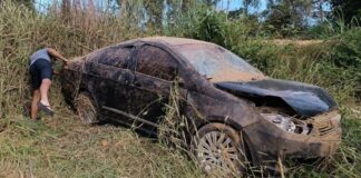 MG: bebê morre em acidente após pai perder controle do carro ao tentar se livrar de inseto MG: bebê (de 4 meses) morre em acidente após pai perder o controle do carro ao tentar espantar inseto