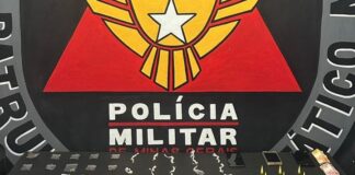 103 pedras de crack e celular roubado apreendidos no Liberdade, Itabirito: 2 pegos pela PM, sendo 1 menor 103 pedras de crack e celular roubado apreendidos no Liberdade, Itabirito: 2 pegos pela PM, sendo 1 menor