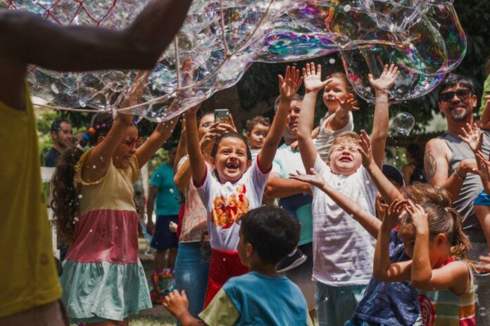 Itabirito: Festival de Bolhas Gigantes será na Praça do Centenário, e não na Praça da Estação