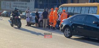Ouro Preto, BR-356: jovem de 22 anos fica ferida em acidente entre moto e carro, em Cachoeira do Campo Ouro Preto, BR-356: jovem de 22 anos fica ferida em acidente entre moto e carro, em Cachoeira do Campo