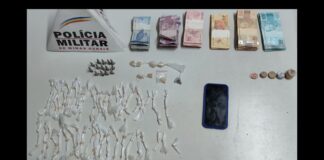 PM apreende 14 pinos de cocaína, 132 pedras e 6 porções de crack após perseguição em Itabirito PM apreende 14 pinos de cocaína, 132 pedras e 6 porções de crack após perseguição em Itabirito