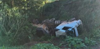 BR-040: motorista morre após carreta capotar em Conselheiro Lafaiete BR-040: motorista morre após carreta capotar em Conselheiro Lafaiete