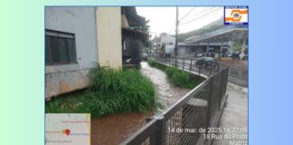 Tarde de chuva em Itabirito: Córrego da Carioca chega a subir 70 centímetros Tarde de chuva em Itabirito: Córrego da Carioca chega a subir 70 centímetros