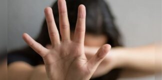 Mariana: ameaçada de morte e obrigada a fazer sexo, inclusive, na frente dos filhos, mulher denuncia marido Mariana: ameaçada de morte e obrigada a fazer sexo, inclusive, na frente dos filhos, mulher denuncia marido