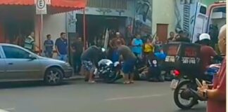 Itabirito: acidente entre moto e carro deixa jovem motociclista com fratura exposta Itabirito: acidente entre moto e carro deixa motociclista com fratura exposta