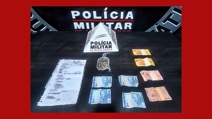 Piedade, Ouro Preto: vê a PM, tenta dispensar 15 pedras de crack e acaba preso   