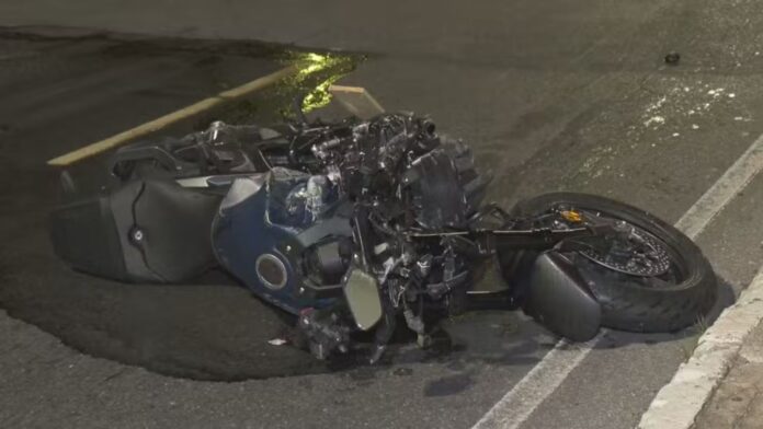 Belo Horizonte: motociclista morre após bater em mureta e cair em córrego