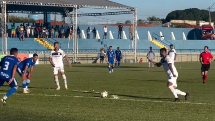 Com chuva de gols perdidos, Itabirito empata com Goiatuba por 0x0 pela Série D