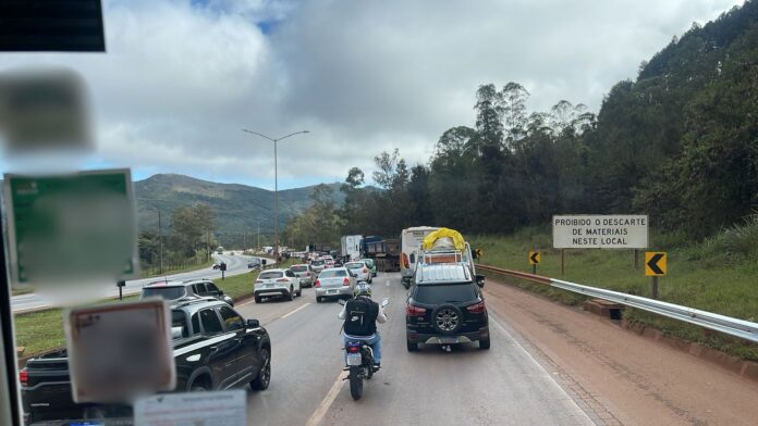 Nova Lima, BR-040, BR-356: 2 acidentes entre moto e carro nesta terça
