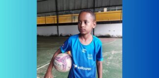 Menino realiza sonho e é aprovado na base do Itabirito após se destacar em projeto social Menino realiza sonho e é aprovado na base do Itabirito após se destacar em projeto social