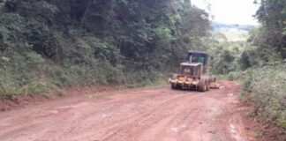 Ouro Preto faz manutenção em estrada entre Santo Antônio do Salto e Santa Rita Ouro Preto realiza manutenção em estrada entre Santo Antônio do Salto e Santa Rita