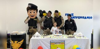 Aniversário de garoto que sonha em ser policial é celebrado dentro do batalhão da PM em Ouro Preto Aniversário de garoto que sonha em ser policial é celebrado dentro do batalhão da PM em Ouro Preto