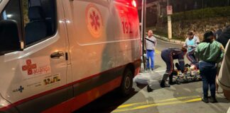 Itabirito: batida entre moto e carro deixa motociclista com fratura no tornozelo e mobiliza Samu Itabirito: batida entre moto e carro deixa motociclista com fratura no tornozelo e mobiliza Samu