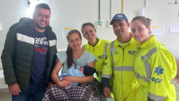 MG: “Vou ser grato para o resto da minha vida”, diz pai após filho nascer dentro de ambulância na BR-040