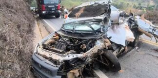 MG: motorista de caminhonete morre após colisão com guincho na MGC-381