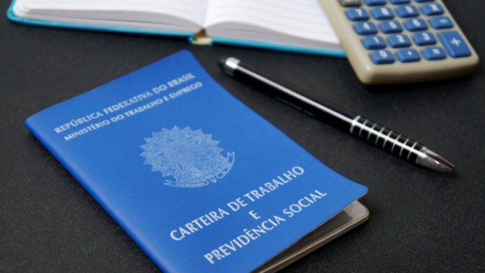 Sine Mariana oferta 710 vagas de emprego; confira as oportunidades