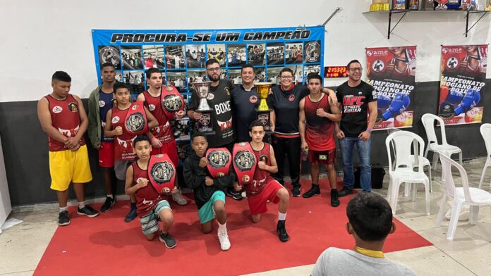 Boxe: de Itabirito, equipe Santiago vence 6 de 7 lutas e é destaque no 