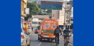 Praça do Centenário, Itabirito: com dor no peito, gari que já sofreu infarto é socorrida pela Brigada Praça do Centenário, Itabirito: com dor no peito, gari que já sofreu infarto é socorrida pela Brigada