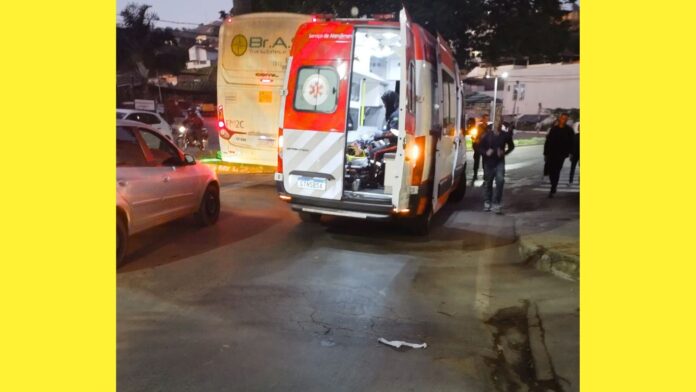 Itabirito: jovem (de 19 anos) sofre acidente de moto e é socorrida pelo Samu  