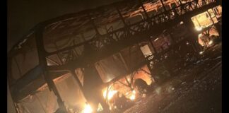 Após batida com carreta, ônibus que levava 43 passageiros pega fogo e deixa feridos na BR-262 Após batida com carreta, ônibus que levava 43 passageiros pega fogo e deixa feridos na BR-262