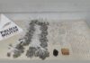 464 pinos de cocaína, 281 buchas de maconha, 234 pedras e 1 barra de crack são apreendidos em Itabirito 464 pinos de cocaína, 281 buchas de maconha, 234 pedras e 1 barra de crack são apreendidos em Itabirito