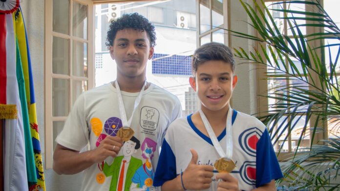 Matemática: de Itabirito, Igor Brumana e Pedro Henrique conquistam medalha de ouro na Obmep