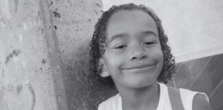 MG: criança (de 8 anos) morre atropelada por van escolar; motorista fugiu e era inabilitado MG: criança (de 8 anos) morre atropelada por van escolar; motorista fugiu e era inabilitado