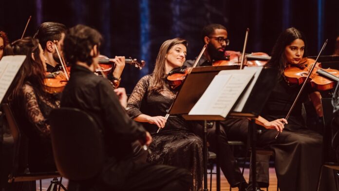 Mariana recebe espetáculo da Orquestra Ouro Preto com clássicos do rock mundial