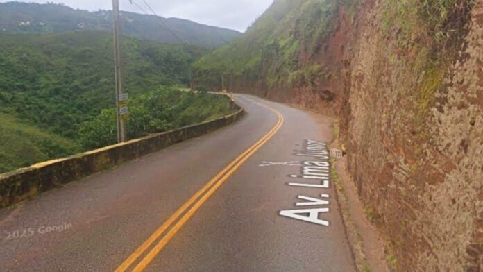 Homem é preso após roubar celular usando arma branca em Ouro Preto