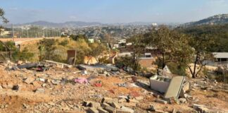 Grande BH: em ocupação, encapuzados com armas destroem casas, agridem pessoas e matam animais Grande BH: em ocupação, encapuzados com armas destroem casas, agridem pessoas e matam animais