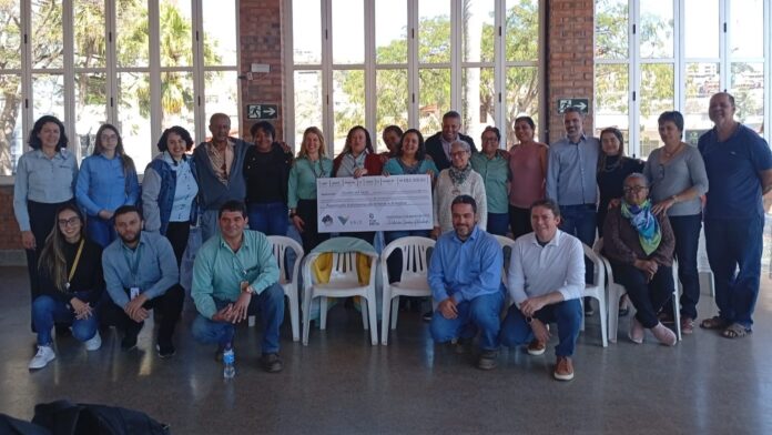 Associação Itabiritense de Artistas e Artesãos lança projeto que dará apoio a pacientes com câncer