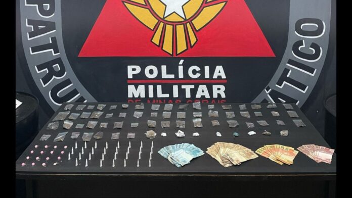 Ouro Preto: traficante, que guardava R$ 8.700 no quarto da namorada, tenta fugir da PM numa moto