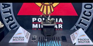 Alto da Cruz, Ouro Preto: traficante é preso com 124 pinos de cocaína, celular roubado e pé de maconha Alto da Cruz, Ouro Preto: traficante é preso com 124 pinos de cocaína, celular roubado e pé de maconha