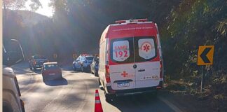 Queda de moto na BR-356, em Itabirito, mobiliza Samu e Polícia Militar Queda de moto na BR-356, em Itabirito, mobiliza Samu e Polícia Militar